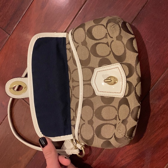 Authentic Coach Wrislet clutch - Picture 2 of 5